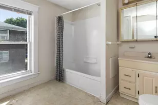 32 Vernon St, Waltham, MA 02453 - Photo 23