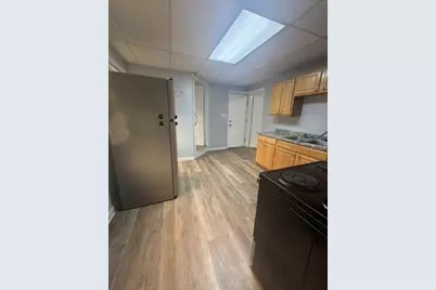 335 Oakland St, Springfield, MA 01108 - Photo 7