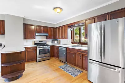 121 Bridge St, Beverly, MA 01915 - Photo 17