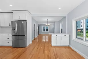 28 Ash St, Waltham, MA 02453 - Photo 5