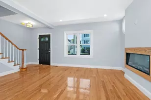 28 Ash St, Waltham, MA 02453 - Photo 9