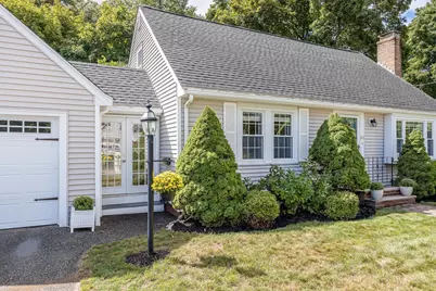 51 Hopkins Street, Reading, MA 01867 - Photo 3