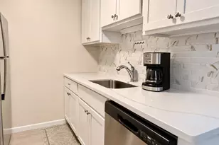 21 Greenwood St, Melrose, MA 02176 - Photo 9