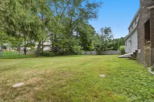 11 Grover St, Beverly, MA 01915 - Photo 33
