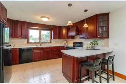 2 McCarthy Dr, Burlington, MA 01803 - Photo 13