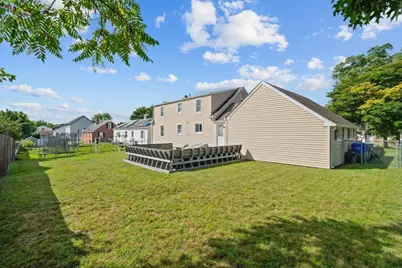 389 Abbott St, Springfield, MA 01118 - Photo 33