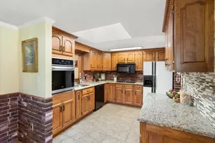 12 Carpenter Rd, Lynnfield, MA 01940 - Photo 17