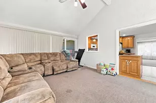 92 Applewood Dr, Marlborough, MA 01752 - Photo 13