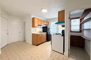 8 Kent St, Quincy, MA 02169 - Photo 5