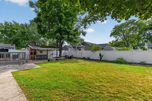 23 Bowdoin St, Malden, MA 02148 - Photo 33