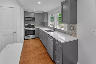 8 Appleton #2, Danvers, MA 01923 - Photo 5