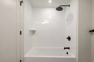 100 Lincoln St, Boston, MA 02135 - Photo 13