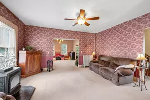 28 Pleasant St, Templeton, MA 01436 - Photo 13