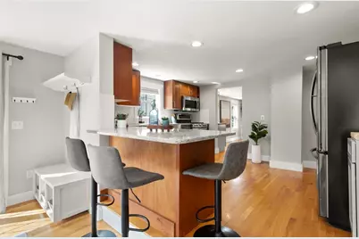 76 Saunders Street, Medford, MA 02155 - Photo 5