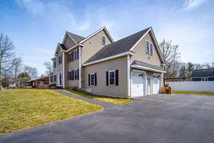 28 Woodlawn Ave, Billerica, MA 01821 - Photo 1
