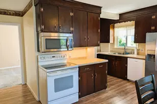 27 South St, South Hadley, MA 01075 - Photo 7