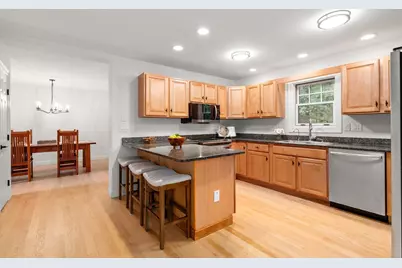 79 Beecher Pl #5, Newton, MA 02459 - Photo 5