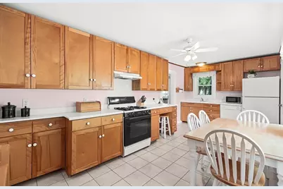 89 Bedford Street, Waltham, MA 02453 - Photo 5