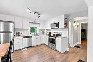 42 7 Mile River Dr, Attleboro, MA 02703 - Photo 5