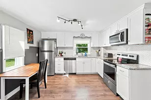 42 7 Mile River Dr, Attleboro, MA 02703 - Photo 3