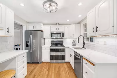 32 Briarwood Rd, Framingham, MA 01701 - Photo 5