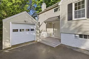 213 Hunnewell St, Needham, MA 02494 - Photo 5