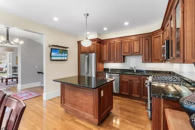 81 Forest St #81, Medford, MA 02155 - Photo 9