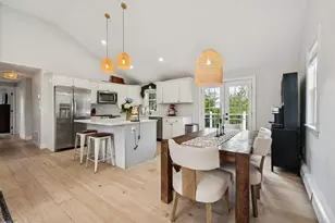 8 Skyview Ln, Woburn, MA 01801 - Photo 3