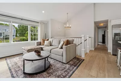 8 Skyview Ln, Woburn, MA 01801 - Photo 7