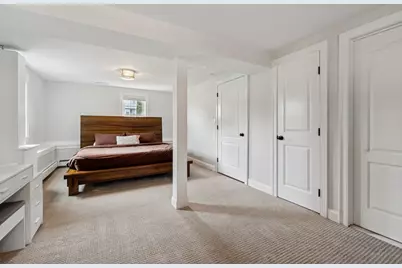 8 Skyview Ln, Woburn, MA 01801 - Photo 15