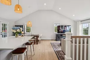 8 Skyview Ln, Woburn, MA 01801 - Photo 5