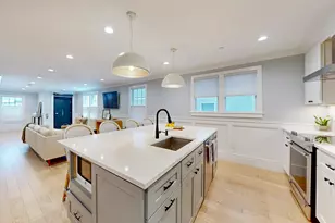 613 E 6th St, Boston, MA 02127 - Photo 7
