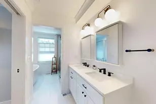 613 E 6th St, Boston, MA 02127 - Photo 13