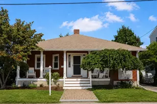 41 F St, Hull, MA 02045 - Photo 1