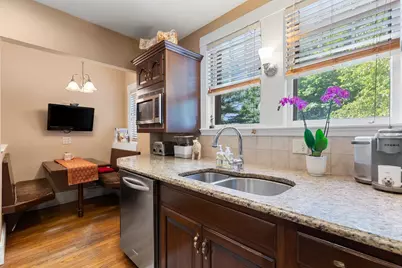 114 South Border Road, Medford, MA 02155 - Photo 15