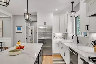 409 Crafts St, Newton, MA 02460 - Photo 9