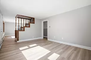 6 Pleasant St, Chelmsford, MA 01824 - Photo 5
