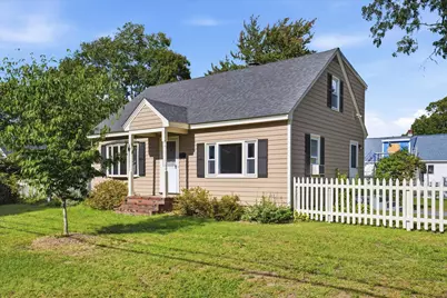 6 Pleasant St, Chelmsford, MA 01824 - Photo 3