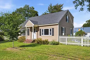 6 Pleasant St, Chelmsford, MA 01824 - Photo 3