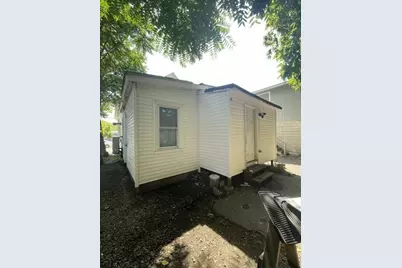 43 Pond St, Milford, MA 01757 - Photo 3