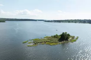 12 Riverside Dr, Berkley, MA 02779 - Photo 3