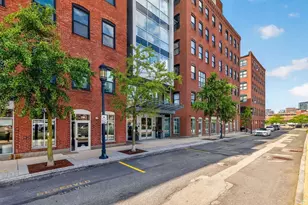 21 Wormwood St, Boston, MA 02210 - Photo 15