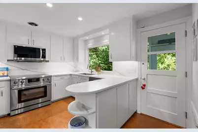 253 Pond St, Winchester, MA 01890 - Photo 5