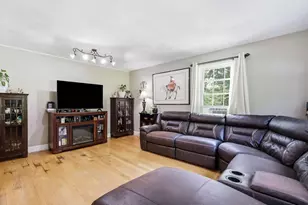 291 Franklin St, Belchertown, MA 01007 - Photo 15