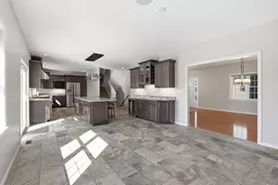 9 Marshall Cir, Peabody, MA 01960 - Photo 5