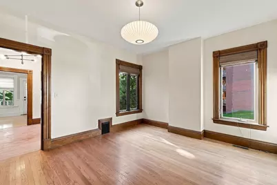 42 Clinton Ave, Holyoke, MA 01040 - Photo 9
