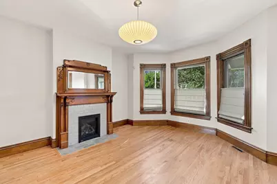 42 Clinton Ave, Holyoke, MA 01040 - Photo 5