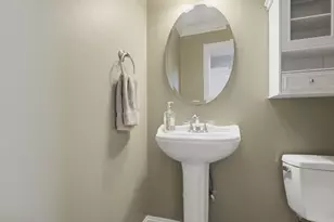 21 Manchester Pl, Natick, MA 01760 - Photo 9