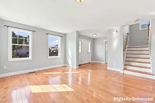 9 McGuigan Cir, Lowell, MA 01852 - Photo 3