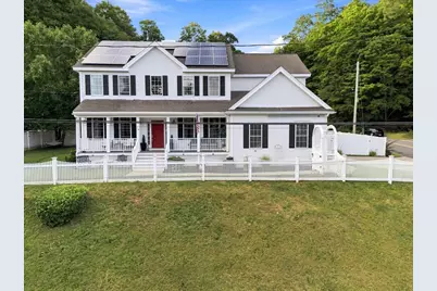 24 Monroe St, Amesbury, MA 01913 - Photo 1